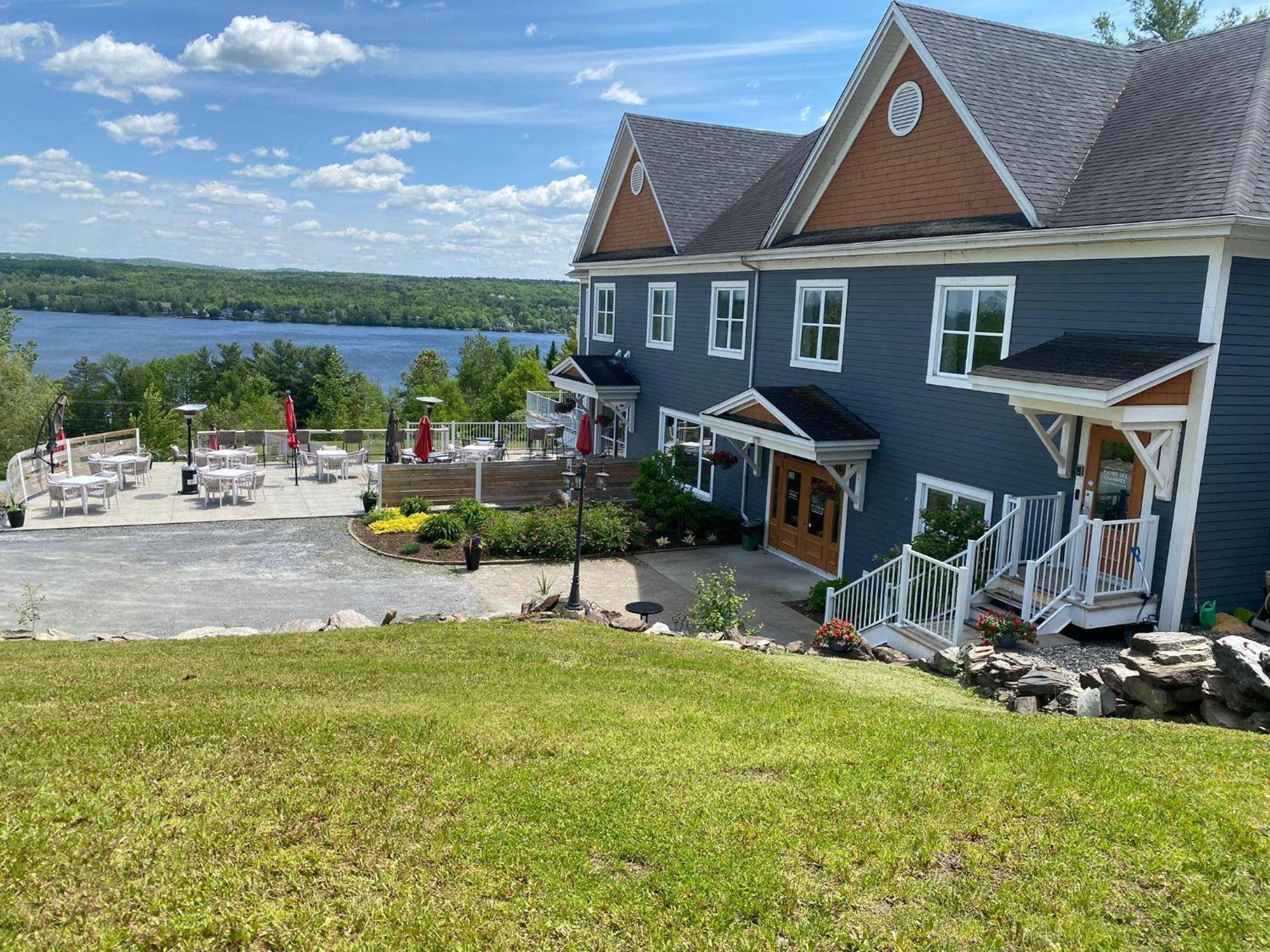 Location Au Sommet Du Lac Magog Exteriör bild